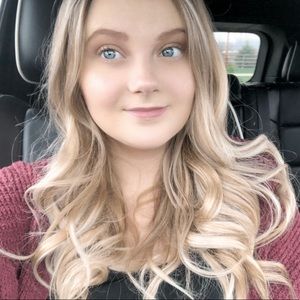 Meet your Posher, Olivia